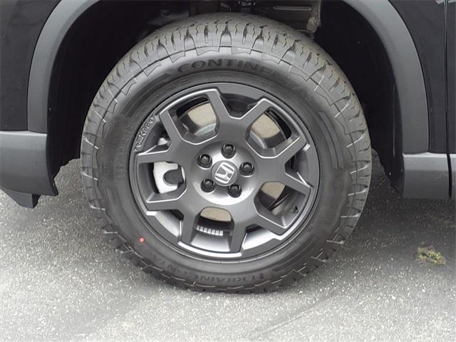 new 2025 Honda Pilot car, priced at $50,895