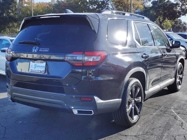 new 2025 Honda Pilot car, priced at $55,975