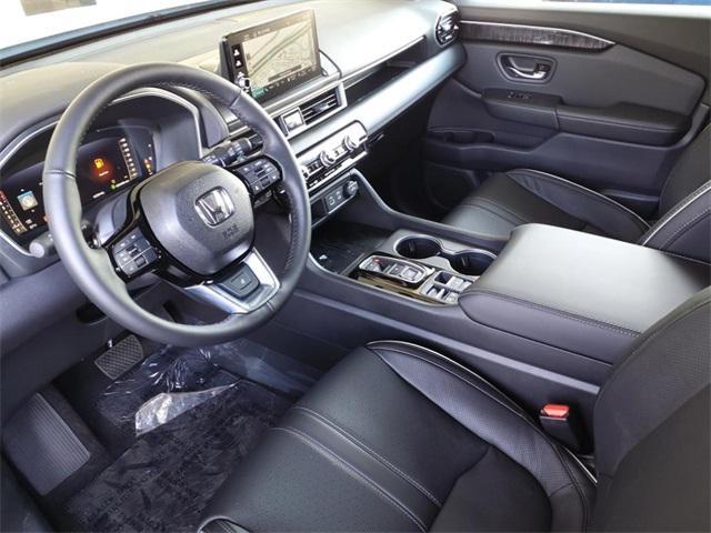 new 2025 Honda Pilot car, priced at $54,985