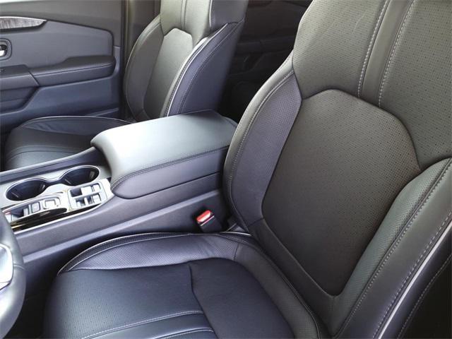 new 2025 Honda Pilot car, priced at $54,985
