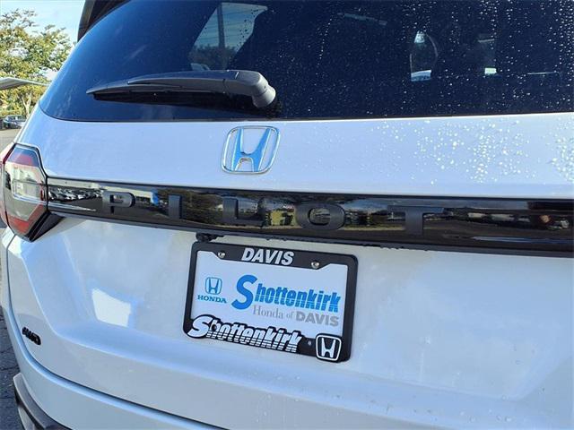 used 2025 Honda Pilot car, priced at $49,588