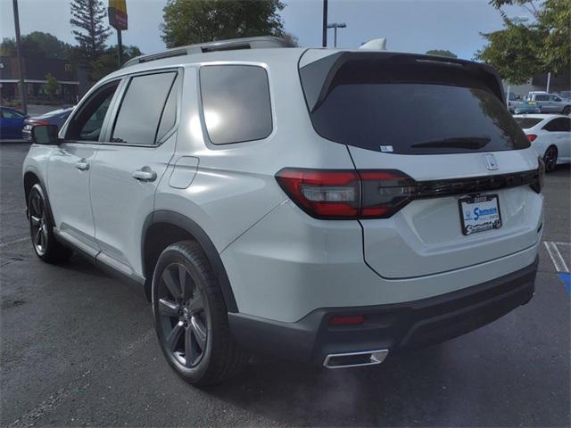 new 2025 Honda Pilot car, priced at $42,105