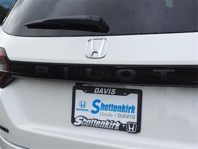 new 2025 Honda Pilot car