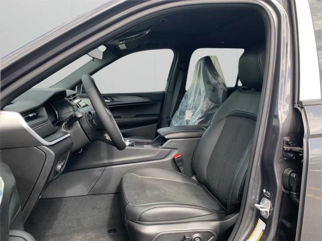 new 2025 Jeep Grand Cherokee car, priced at $42,314