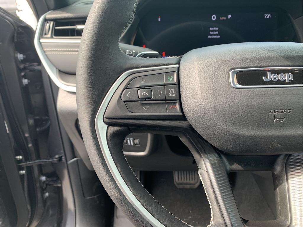 new 2025 Jeep Grand Cherokee car, priced at $42,314