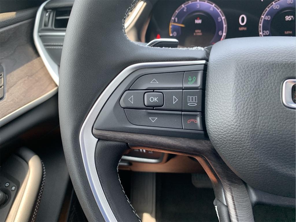 new 2025 Jeep Grand Cherokee L car, priced at $48,009