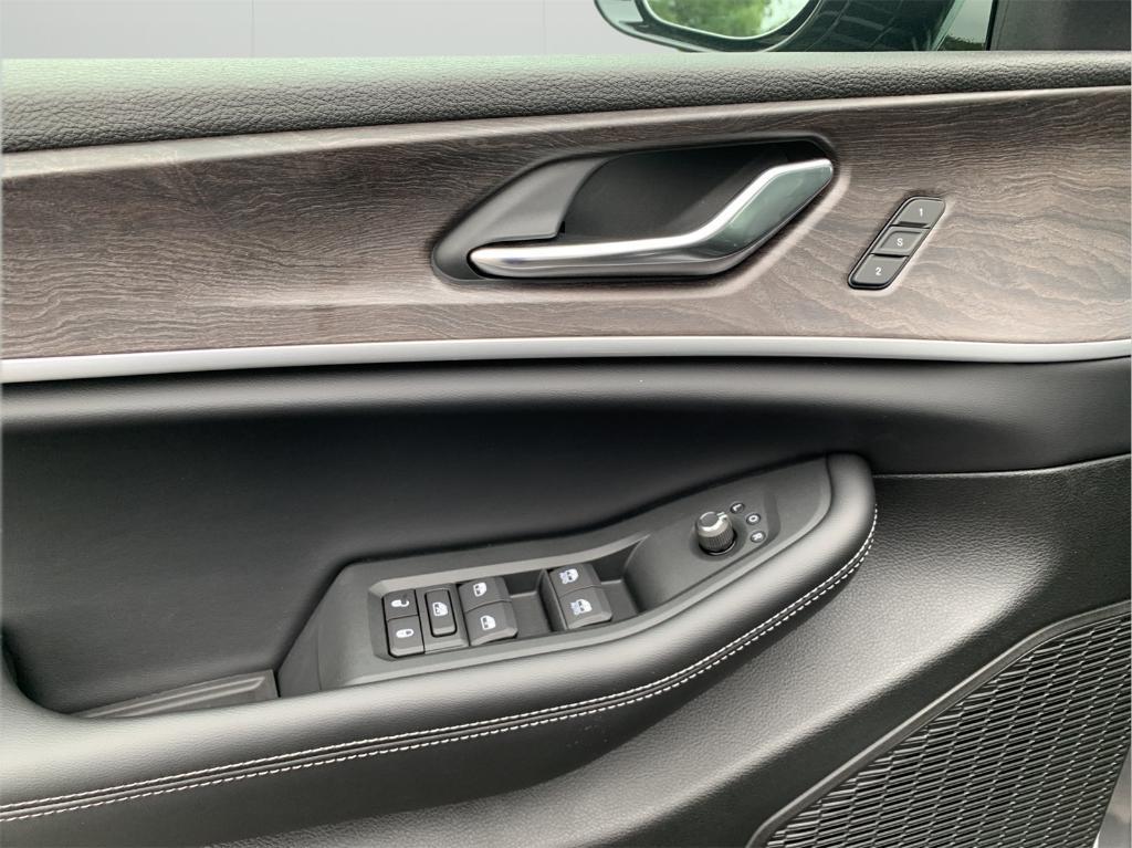 new 2025 Jeep Grand Cherokee L car, priced at $48,009