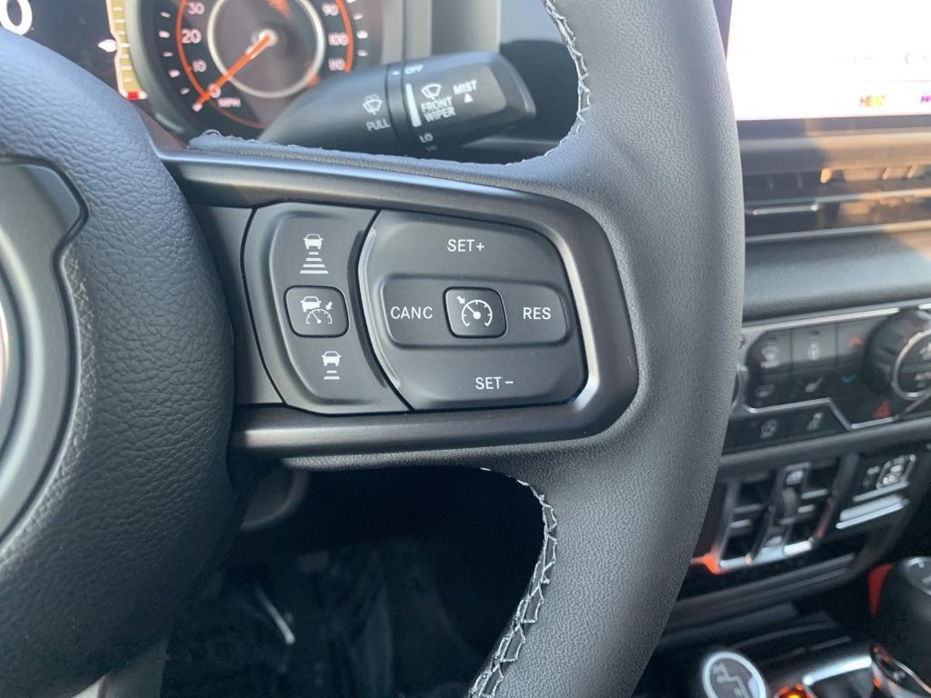 new 2025 Jeep Gladiator car, priced at $42,899