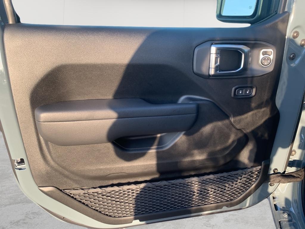 new 2025 Jeep Gladiator car, priced at $42,899