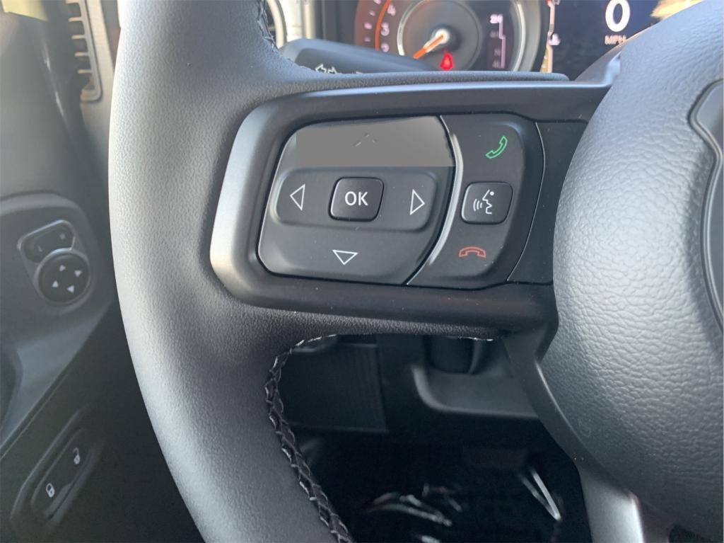 new 2025 Jeep Gladiator car, priced at $42,899