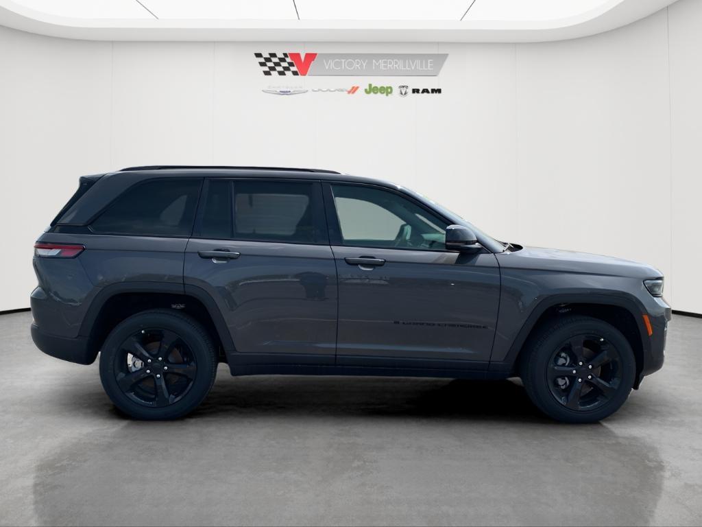 new 2025 Jeep Grand Cherokee car, priced at $39,114