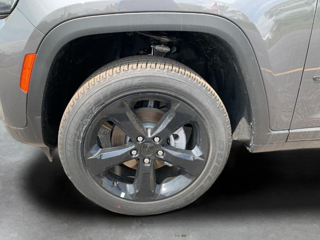 new 2025 Jeep Grand Cherokee car, priced at $39,114