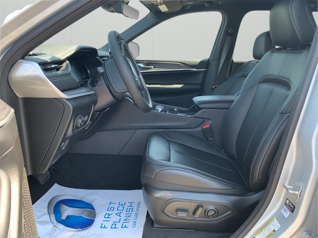 new 2025 Jeep Grand Cherokee car, priced at $47,092