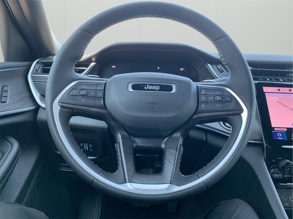 new 2025 Jeep Grand Cherokee car, priced at $47,092