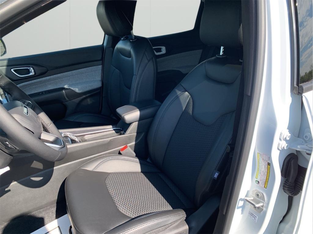 new 2025 Jeep Compass car, priced at $25,002