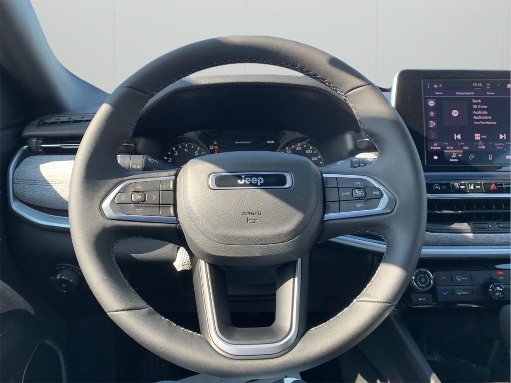 new 2025 Jeep Compass car, priced at $25,002