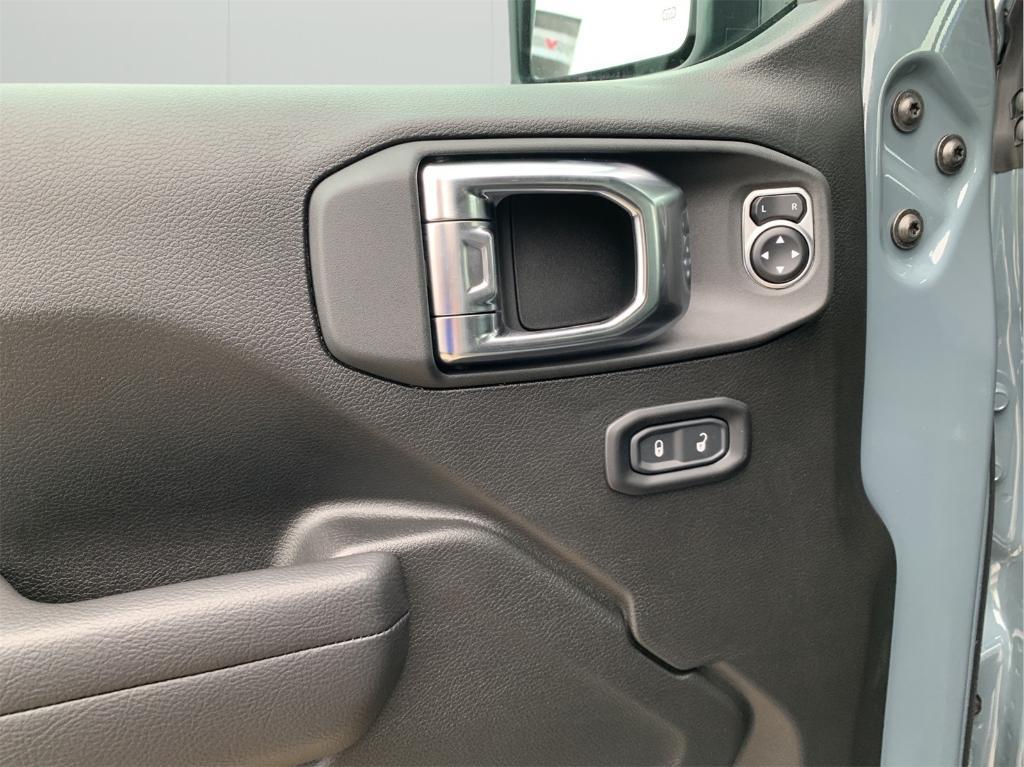 new 2025 Jeep Wrangler car, priced at $41,710