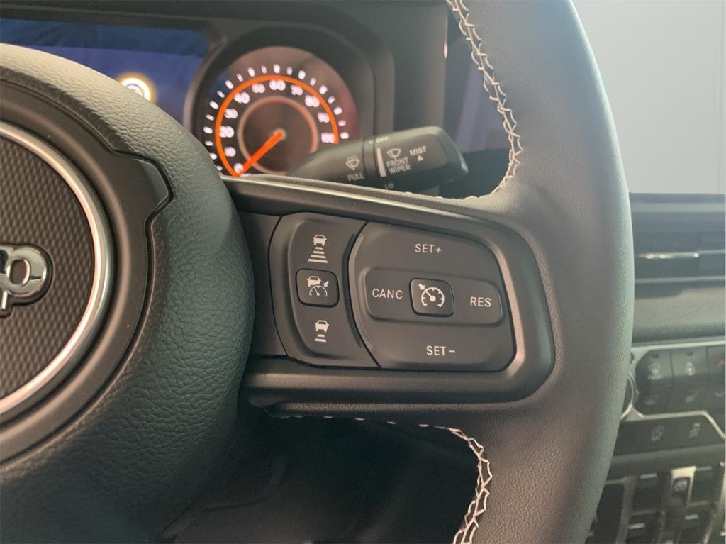 new 2025 Jeep Gladiator car, priced at $42,736