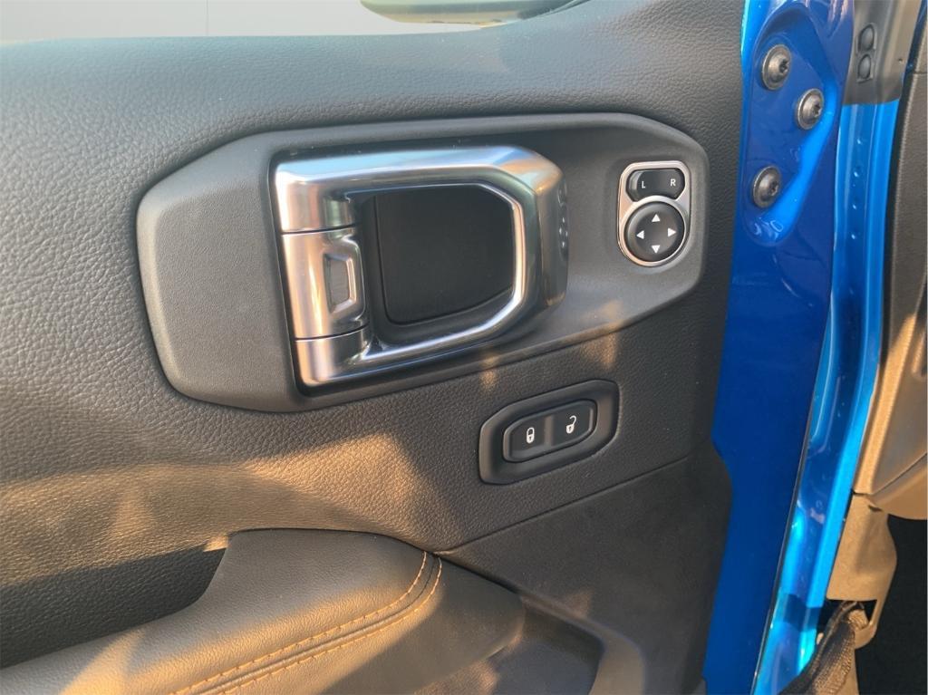 new 2025 Jeep Gladiator car, priced at $43,290