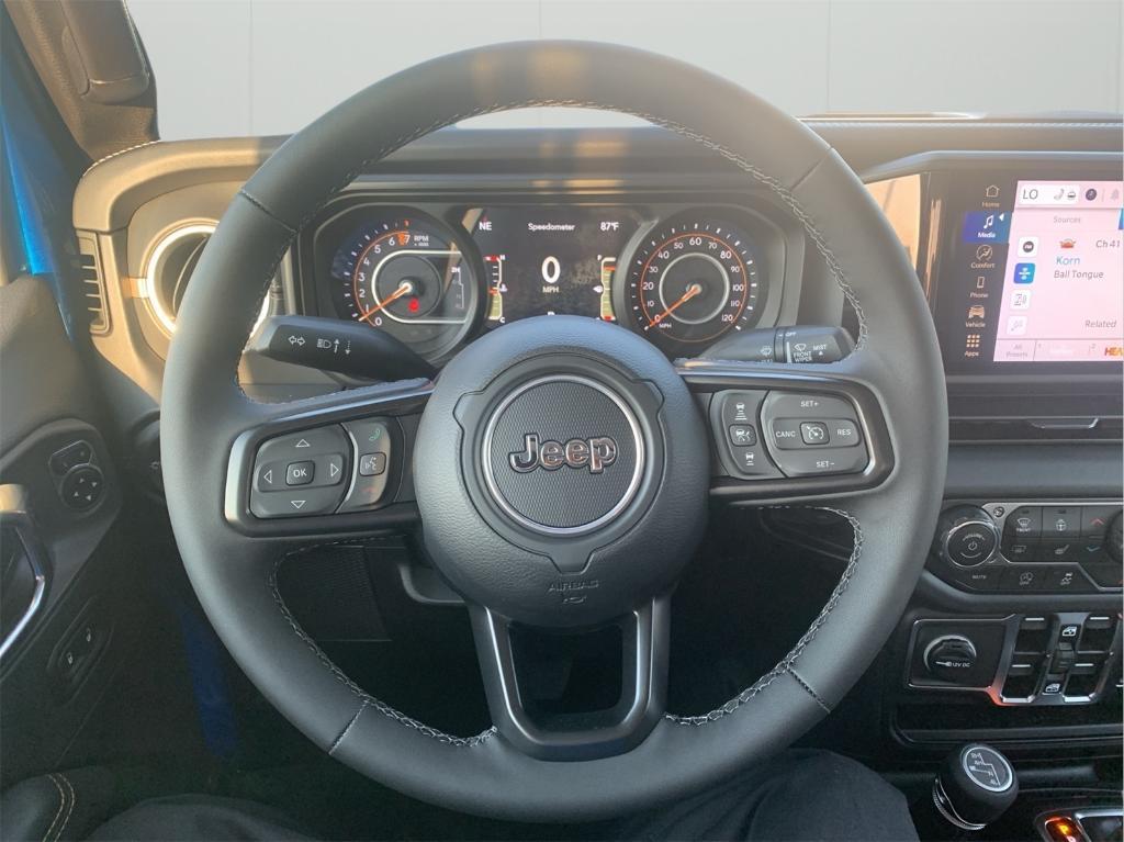 new 2025 Jeep Gladiator car, priced at $43,290