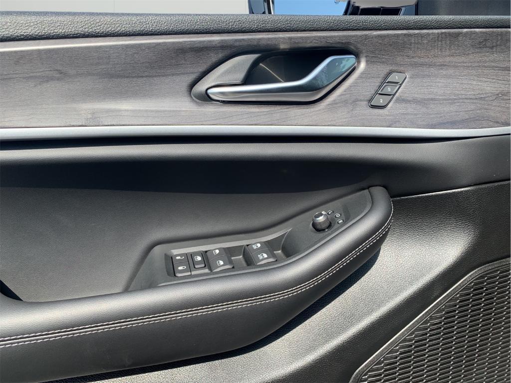 new 2025 Jeep Grand Cherokee car, priced at $47,092