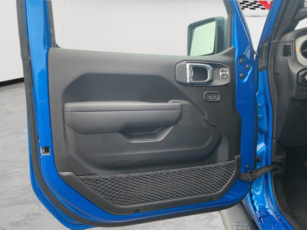 new 2025 Jeep Wrangler car, priced at $43,048