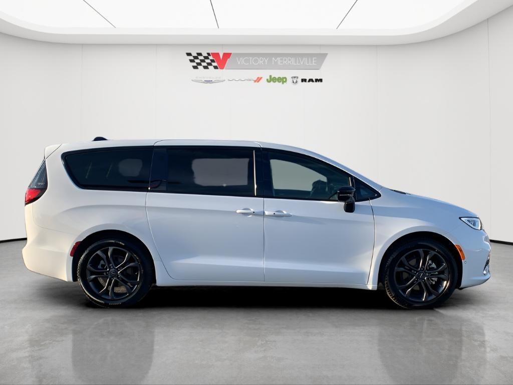 new 2026 Chrysler Pacifica car, priced at $37,498