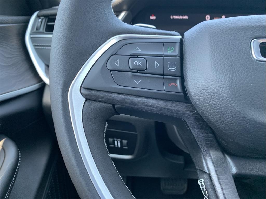 new 2025 Jeep Grand Cherokee car, priced at $47,092