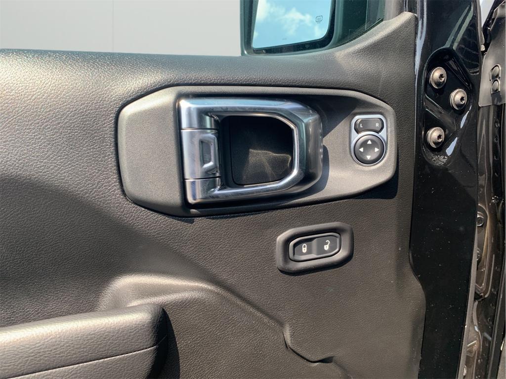 new 2025 Jeep Wrangler car, priced at $43,048