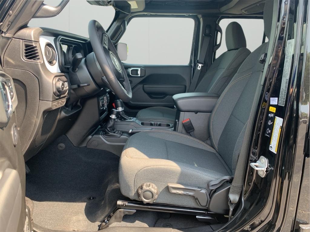 new 2025 Jeep Wrangler car, priced at $43,048