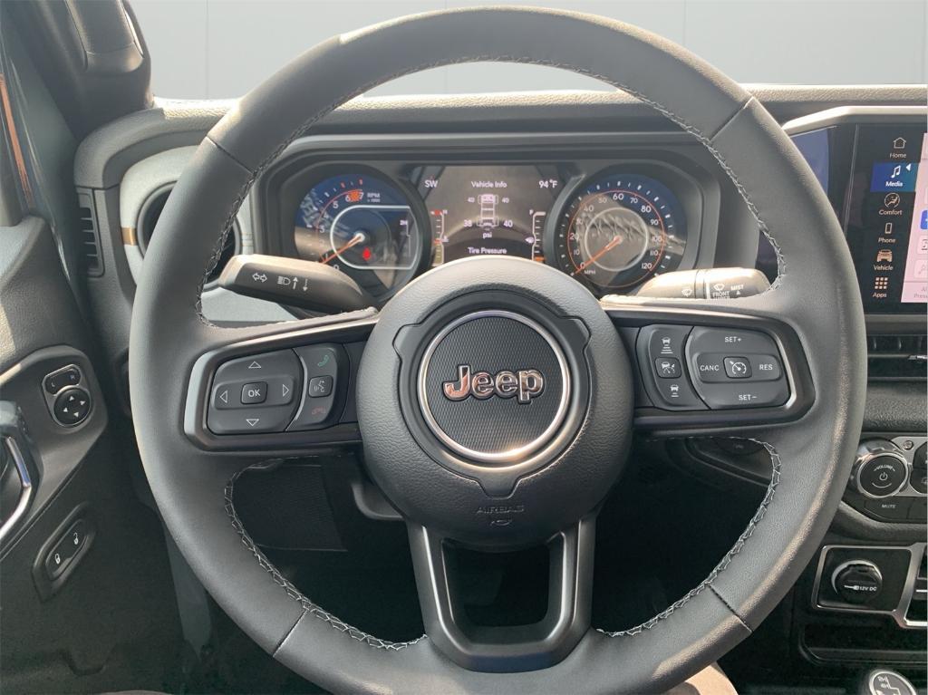 new 2025 Jeep Wrangler car, priced at $43,048