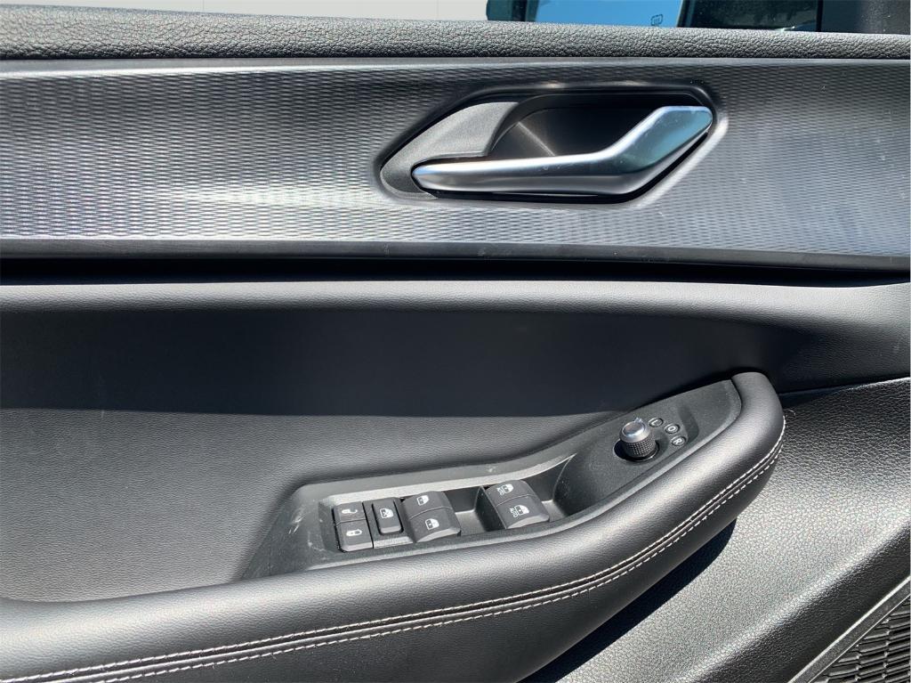 new 2025 Jeep Grand Cherokee L car, priced at $43,324