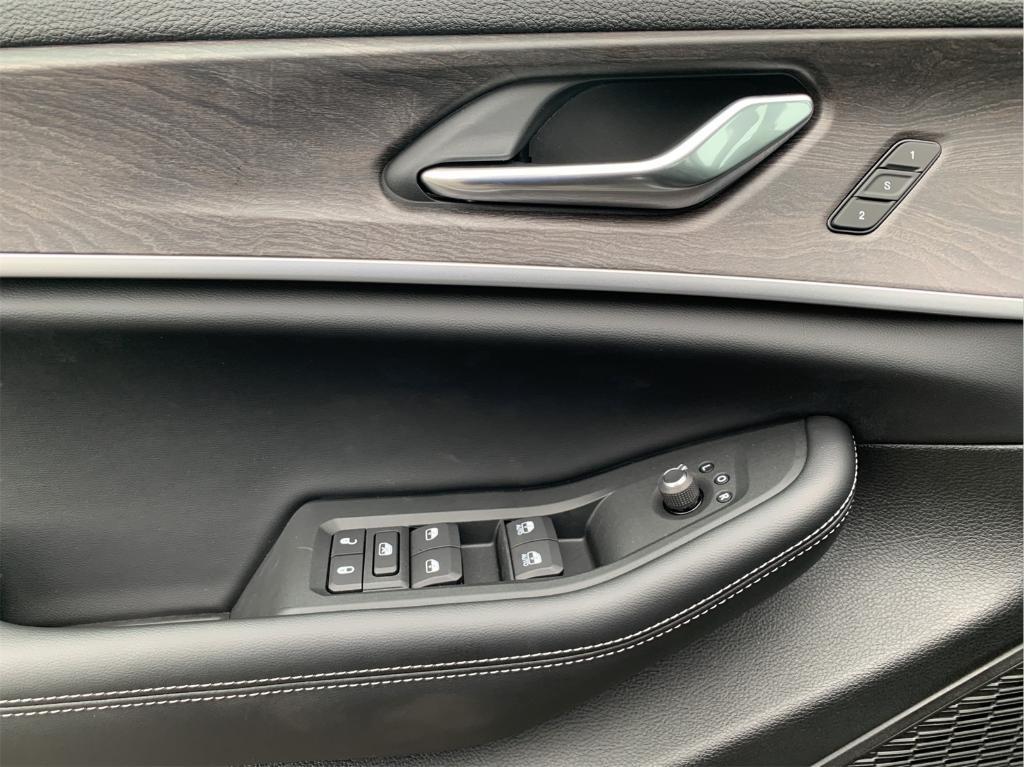 new 2025 Jeep Grand Cherokee L car, priced at $48,009