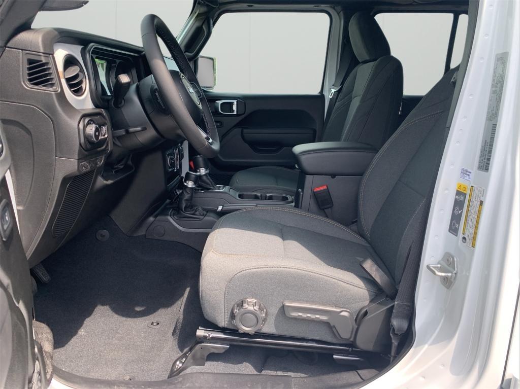 new 2025 Jeep Wrangler car, priced at $42,512