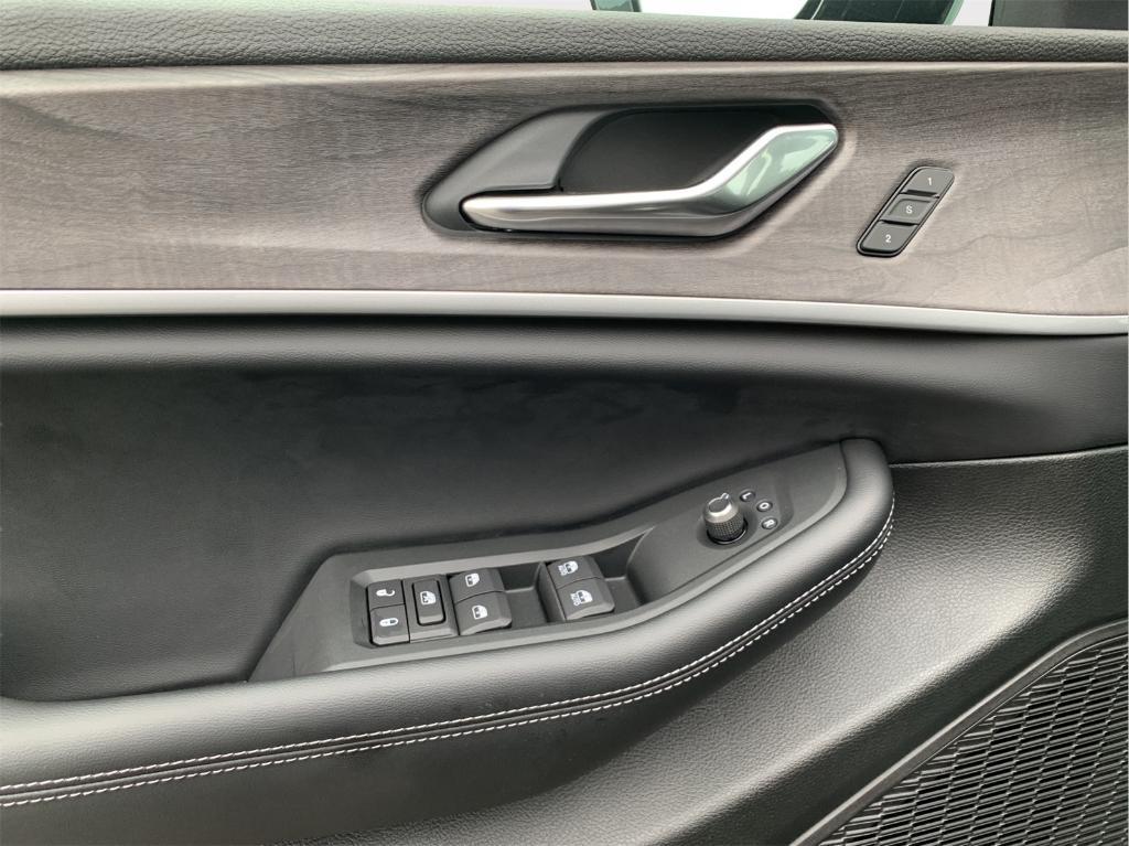 new 2025 Jeep Grand Cherokee L car, priced at $48,009