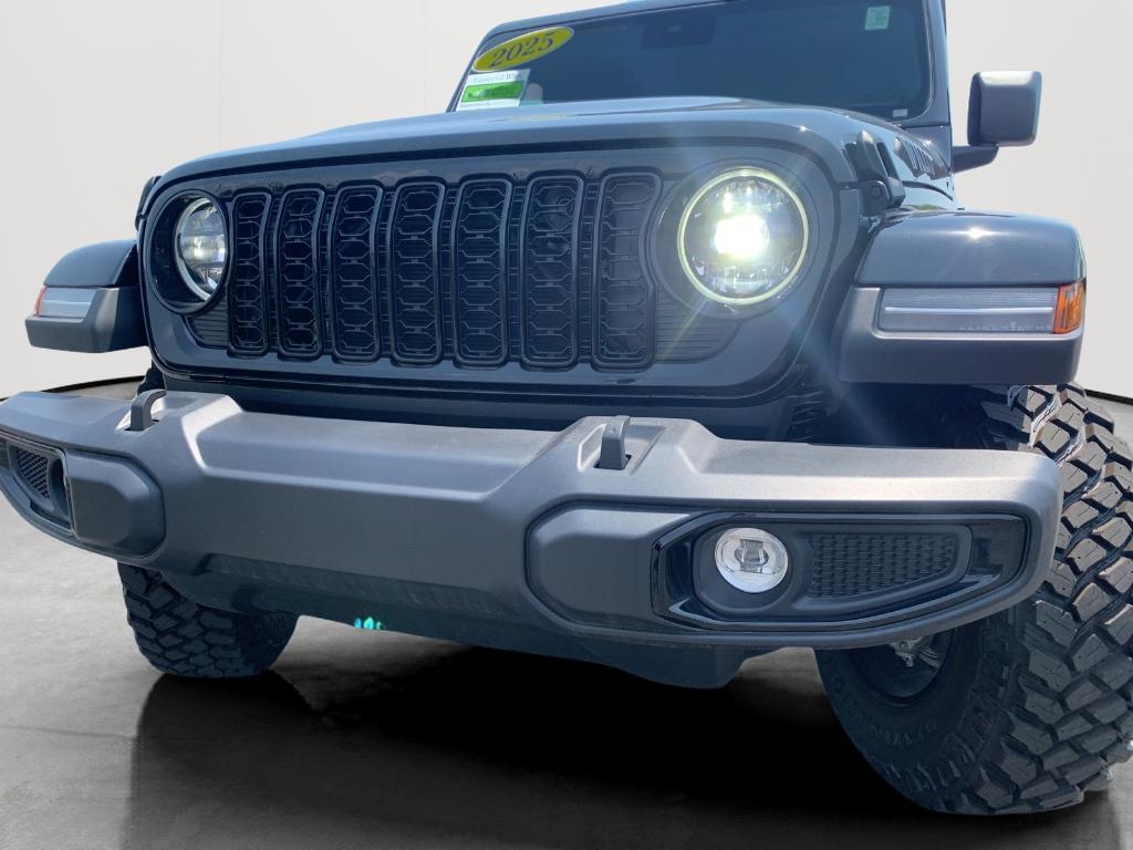new 2025 Jeep Gladiator car, priced at $44,554