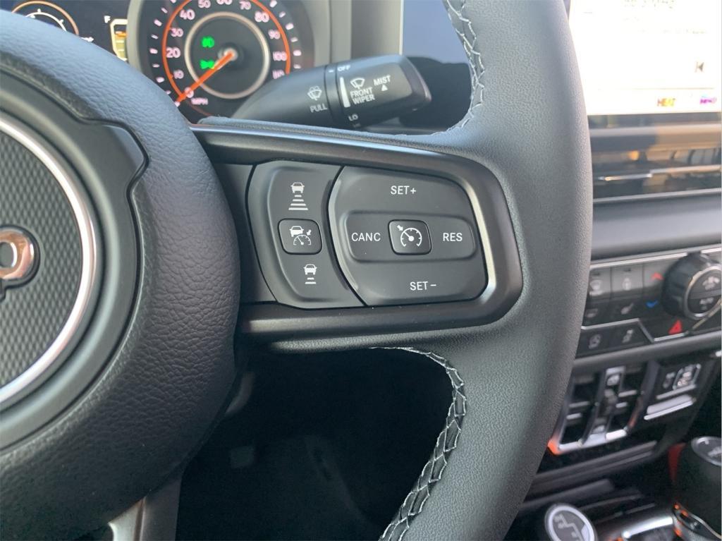 new 2025 Jeep Gladiator car, priced at $43,290