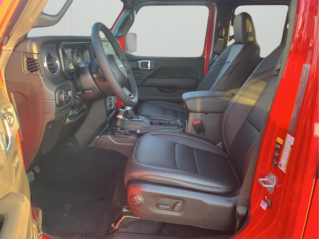 new 2025 Jeep Gladiator car, priced at $43,290