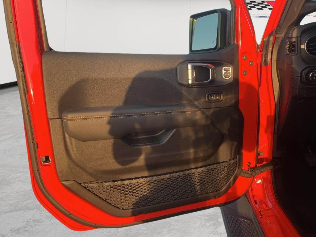 new 2025 Jeep Gladiator car, priced at $43,290