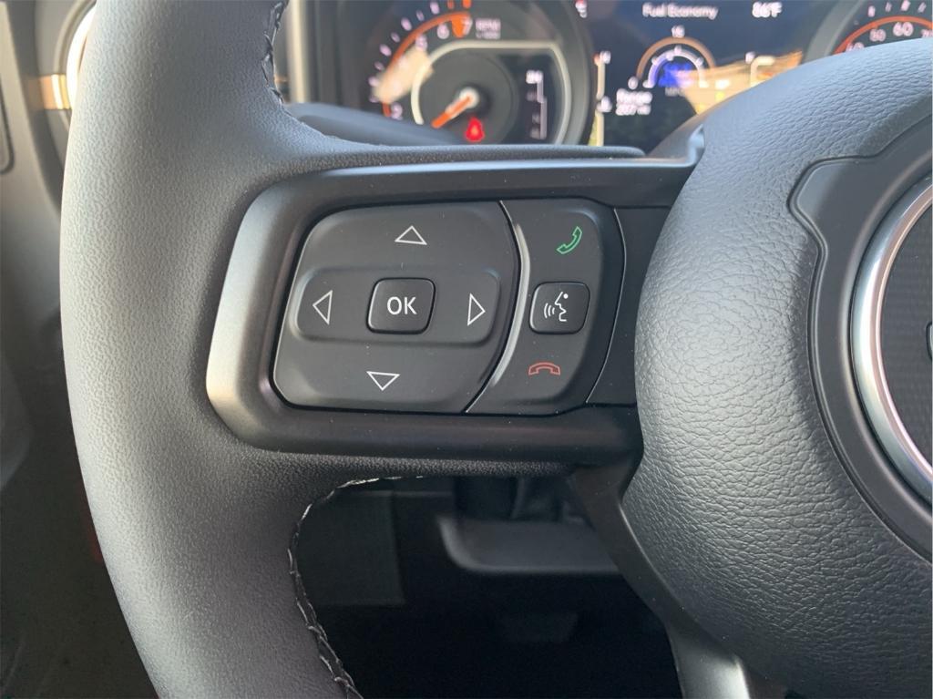 new 2025 Jeep Gladiator car, priced at $43,290