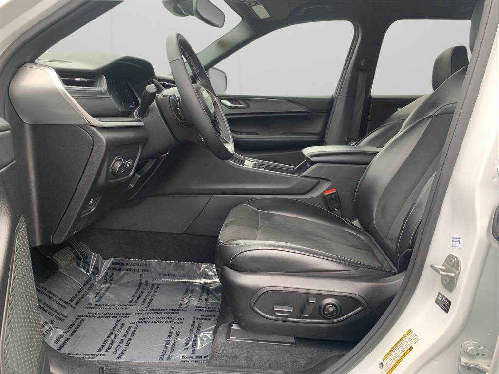 used 2024 Jeep Grand Cherokee car, priced at $32,527