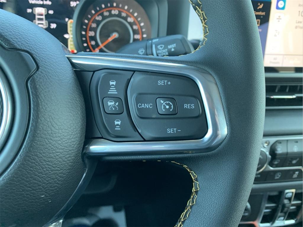 new 2025 Jeep Wrangler car, priced at $46,666