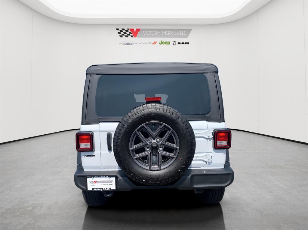 new 2025 Jeep Wrangler car, priced at $41,174