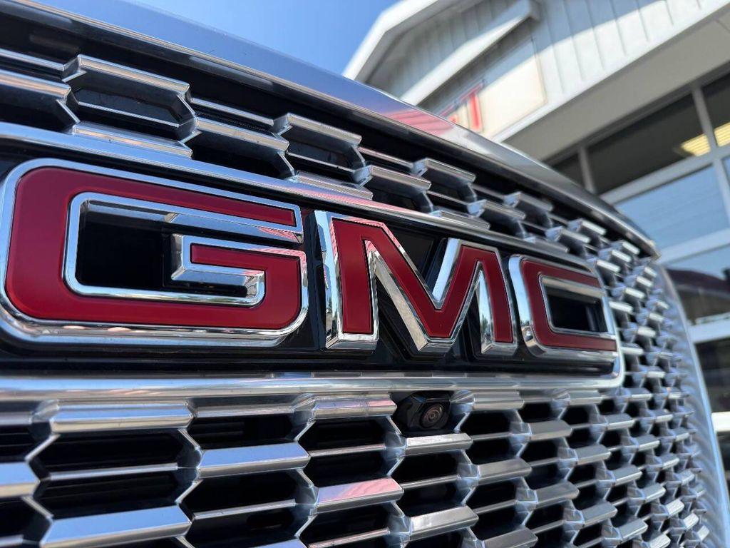 used 2024 GMC Yukon car, priced at $78,999