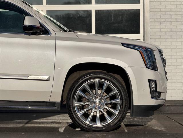 used 2019 Cadillac Escalade ESV car, priced at $42,999