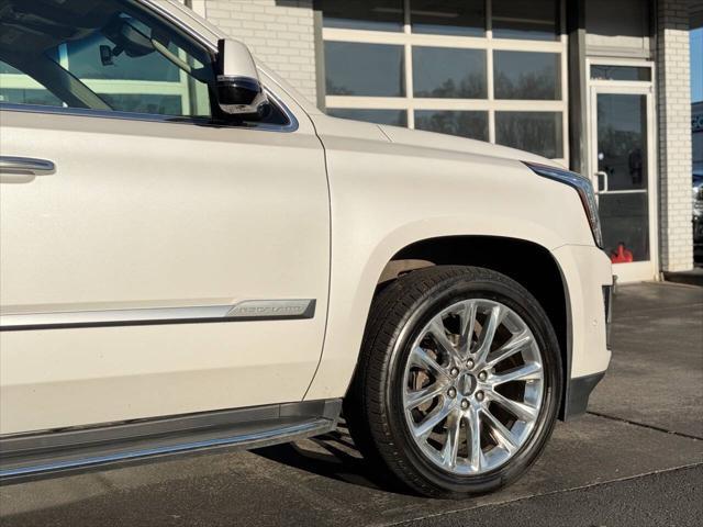 used 2019 Cadillac Escalade ESV car, priced at $42,999