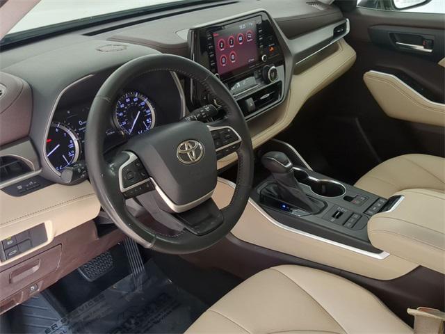 used 2022 Toyota Highlander car, priced at $32,500