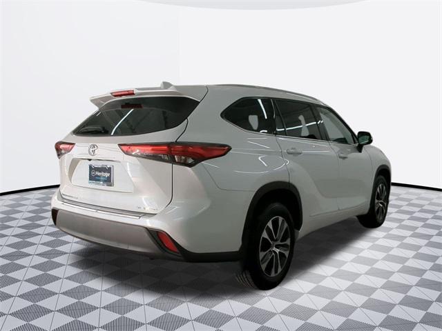 used 2022 Toyota Highlander car, priced at $32,500