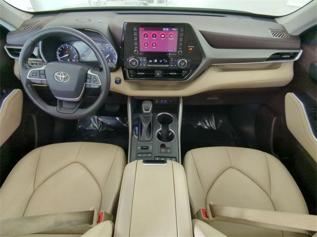 used 2022 Toyota Highlander car, priced at $32,500