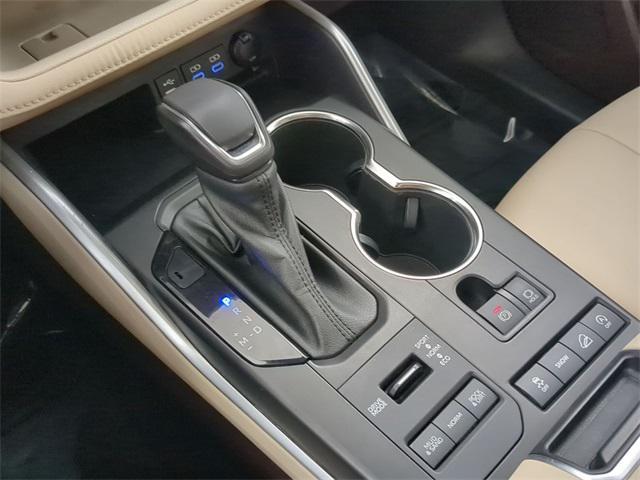 used 2022 Toyota Highlander car, priced at $32,500